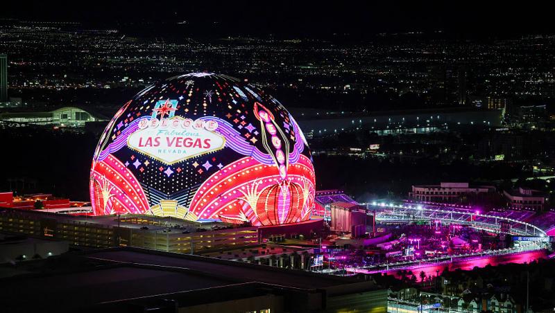 Urmărește acum cursa din Formula 1™ pentru Marele Premiu din Las Vegas. Spectacolul este LIVE pe Antena 3 CNN și în AntenaPLAY