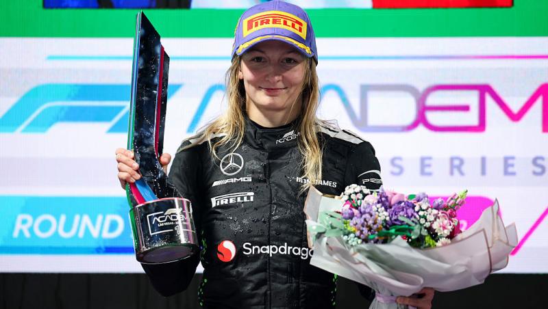 Urmărește acum cursa din Formula 1™ pentru Marele Premiu din Las Vegas. Spectacolul este LIVE pe Antena 3 CNN și în AntenaPLAY