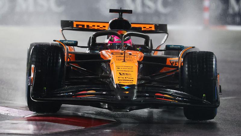 Urmărește acum cursa din Formula 1™ pentru Marele Premiu din Las Vegas. Spectacolul este LIVE pe Antena 3 CNN și în AntenaPLAY