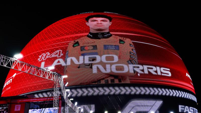 Urmărește acum cursa din Formula 1™ pentru Marele Premiu din Las Vegas. Spectacolul este LIVE pe Antena 3 CNN și în AntenaPLAY