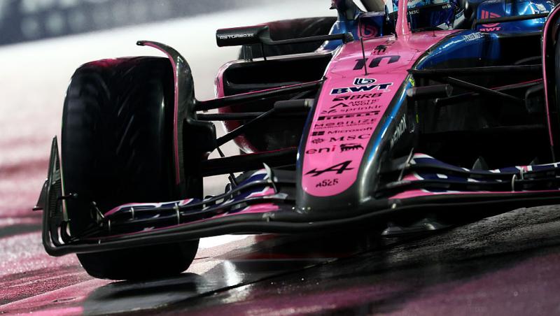 Urmărește acum cursa din Formula 1™ pentru Marele Premiu din Las Vegas. Spectacolul este LIVE pe Antena 3 CNN și în AntenaPLAY