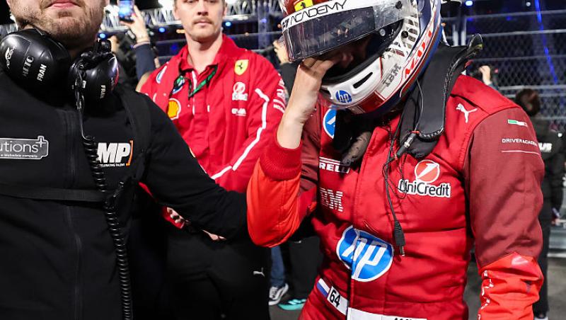 Urmărește acum cursa din Formula 1™ pentru Marele Premiu din Las Vegas. Spectacolul este LIVE pe Antena 3 CNN și în AntenaPLAY