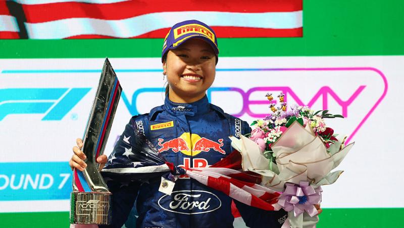 Urmărește acum cursa din Formula 1™ pentru Marele Premiu din Las Vegas. Spectacolul este LIVE pe Antena 3 CNN și în AntenaPLAY