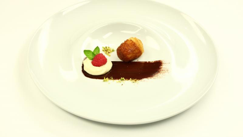 Chefi la cuțite, 24 noiembrie 2025. Ce preparate speciale i-au cucerit pe jurați și i-au trimis pe concurenți direct în bootcamp