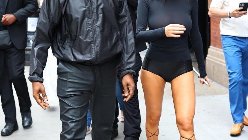 Bianca Censori, o nouă apariție controversată! Degetele divei au ridicat semne de întrebare printre fani