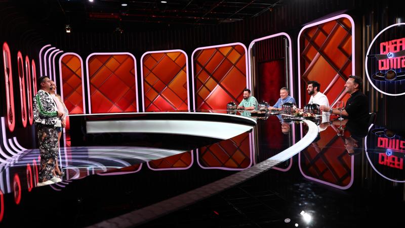 Chefi la cuțite, 25 noiembrie 2025. Eliza și Cosmin Natanticu, prima surpriză a serii. Ce au preparat și câte cuțite au primit