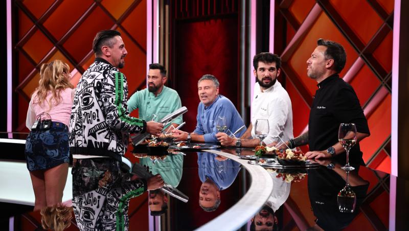 Chefi la cuțite, 25 noiembrie 2025. Eliza și Cosmin Natanticu, prima surpriză a serii. Ce au preparat și câte cuțite au primit