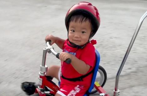 Băiețelul care sufera de o boală rară și a primit "terapie cu gene". Ce presupune procedura și care e acum starea lui de sănătate