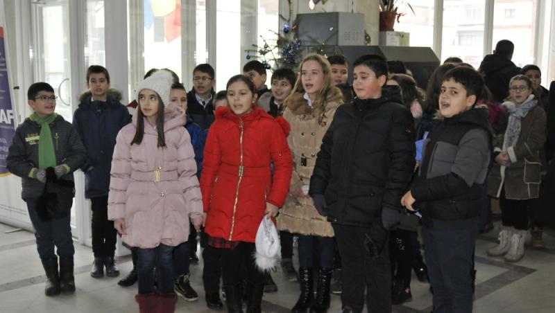 Zilele libere din luna decembrie 2025. Când se pot bucura angajații și elevii de minivacanțe legale