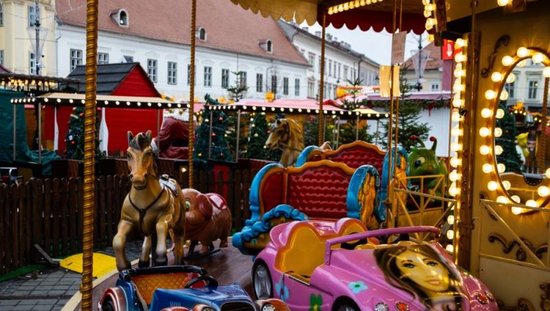 Zilele libere din luna decembrie 2025. Când se pot bucura angajații și elevii de minivacanțe legale