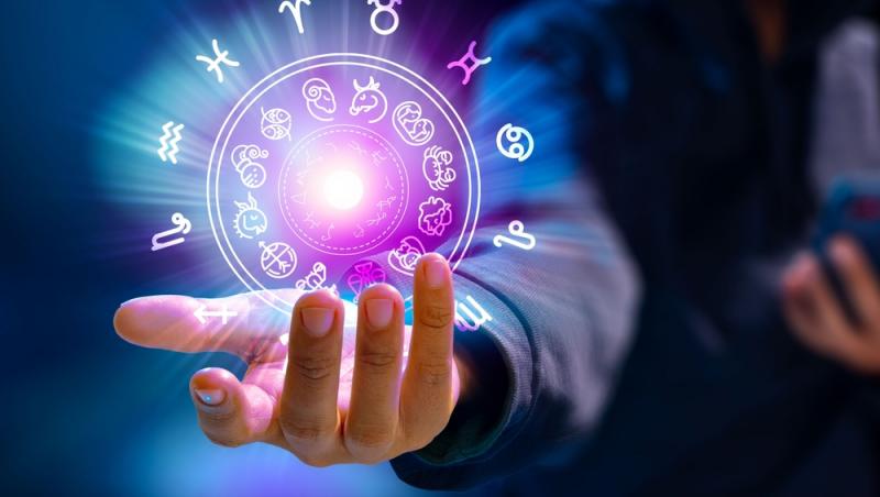 Zodiile răsfățate de univers în luna decembrie 2025. Ce „cadouri” vor primi nativii de la astre