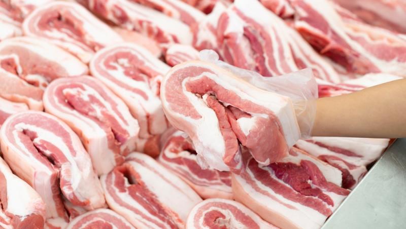 Cum verifici carnea de porc pentru masa de Crăciun. Recomandările inspectorilor sanitari pentru clienții magazinelor