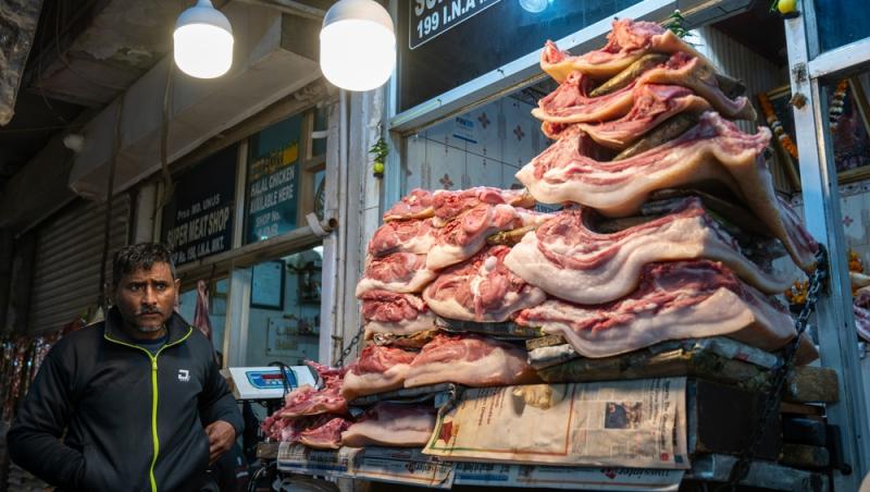 Cum verifici carnea de porc pentru masa de Crăciun. Recomandările inspectorilor sanitari pentru clienții magazinelor