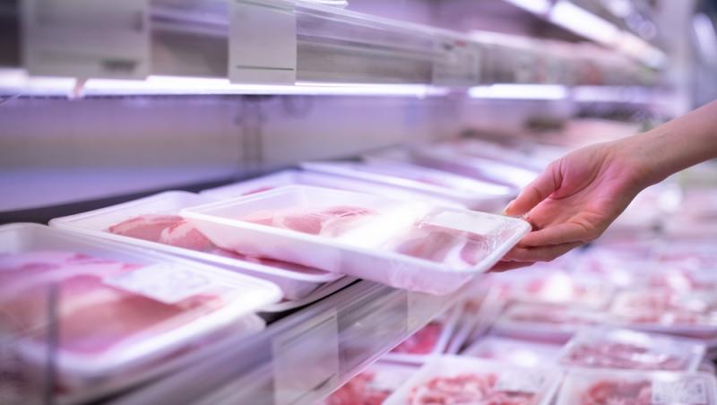 Cum verifici carnea de porc pentru masa de Crăciun. Recomandările inspectorilor sanitari pentru clienții magazinelor