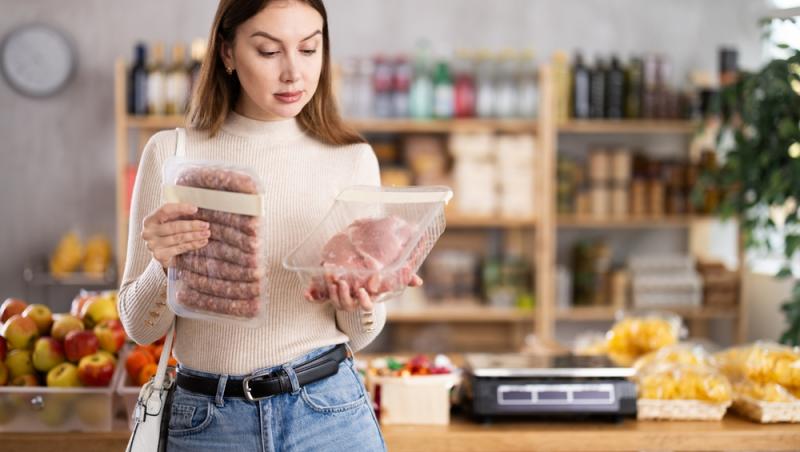 Cum verifici carnea de porc pentru masa de Crăciun. Recomandările inspectorilor sanitari pentru clienții magazinelor