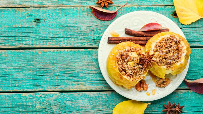 Desertul copilăriei în postul Crăciunului. Cum să prepari mere umplute cu nucă în cel mai scurt timp