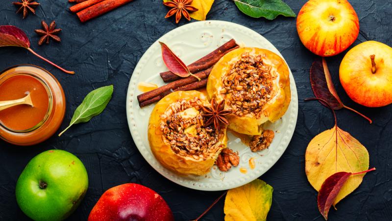 Desertul copilăriei în postul Crăciunului. Cum să prepari mere umplute cu nucă în cel mai scurt timp