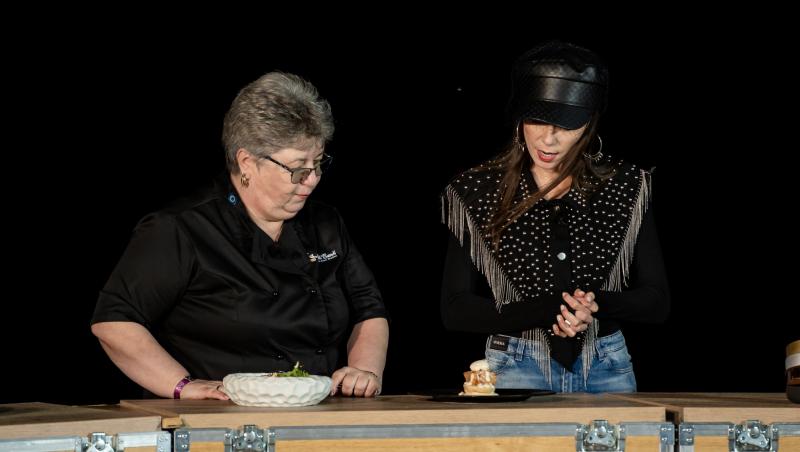 Cine este Gina Bradea, vloggerița care a jurizat preparatele chefilor în ediția de aseară. Cum a devenit cunoscută pe internet