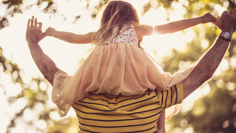 Fotografia care a înduioșat românii. Care este povestea din spatele imaginii de familie