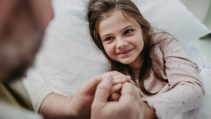 Fotografia care a înduioșat românii. Care este povestea din spatele imaginii de familie