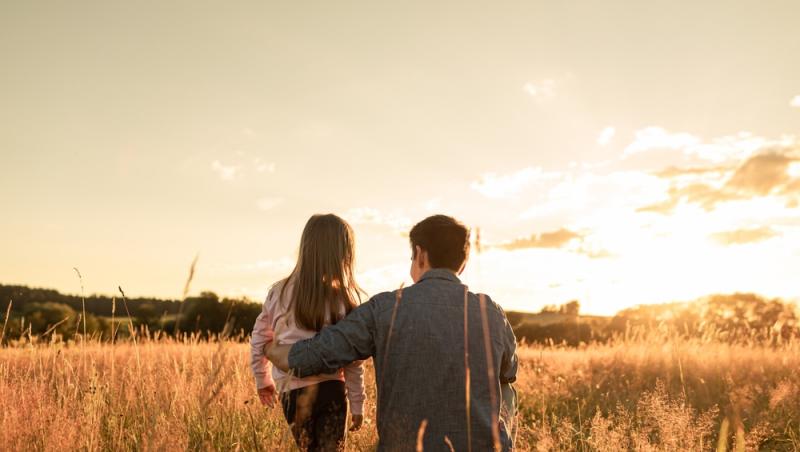 Fotografia care a înduioșat românii. Care este povestea din spatele imaginii de familie