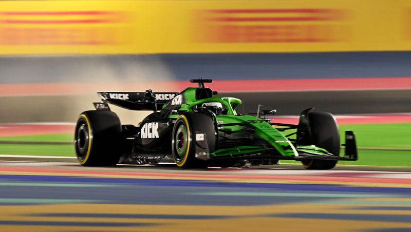 Vezi acum calificările din Formula 1™ pentru Marele Premiu din Qatar. Bătălia pentru pole e LIVE în AntenaPLAY și pe Antena 3 CNN