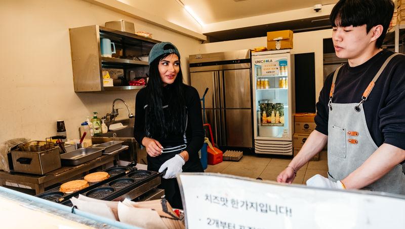 Asia Express sezonul 8, 3 noiembrie 2025. Echipele s-au reunit. Cine a ajuns pe primul loc la Irina Fodor. Ce veste au primit