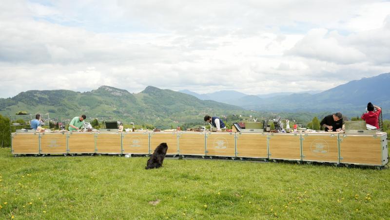 Amuletă grea, diseară, la Chefi la cuțite: jurații gătesc la 1.200 metri altitudine, iar Chef Oana Coantă vine la degustare