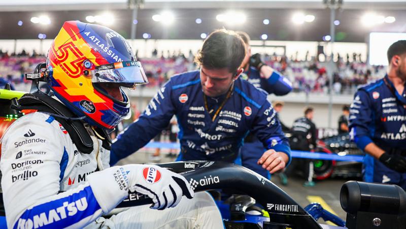 Urmărește acum cursa din Formula 1™ pentru Marele Premiu din Qatar. Spectacolul este LIVE pe Antena 3 CNN și în AntenaPLAY