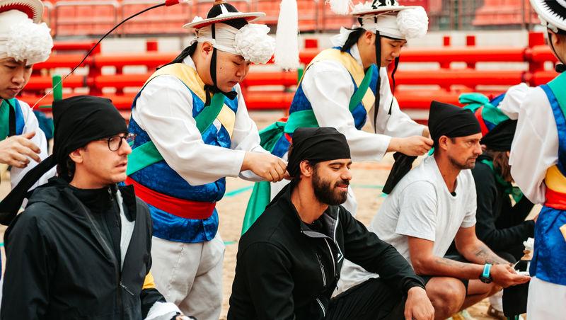 Asia Express sezonul 8, 4 noiembrie 2025. Ce veste au primit concurenții de la Irina Fodor în timp ce își căutau cazare: „Nu cred”