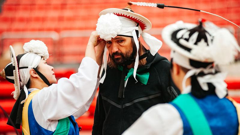 Asia Express sezonul 8, 4 noiembrie 2025. Ce veste au primit concurenții de la Irina Fodor în timp ce își căutau cazare: „Nu cred”