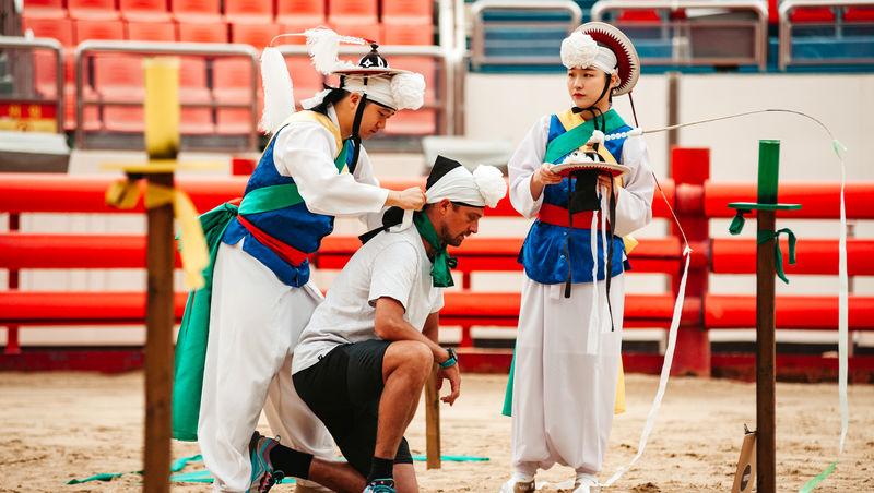 Asia Express sezonul 8, 4 noiembrie 2025. Ce veste au primit concurenții de la Irina Fodor în timp ce își căutau cazare: „Nu cred”