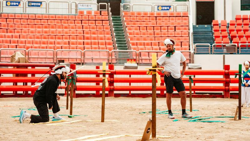 Asia Express sezonul 8, 4 noiembrie 2025. Ce veste au primit concurenții de la Irina Fodor în timp ce își căutau cazare: „Nu cred”