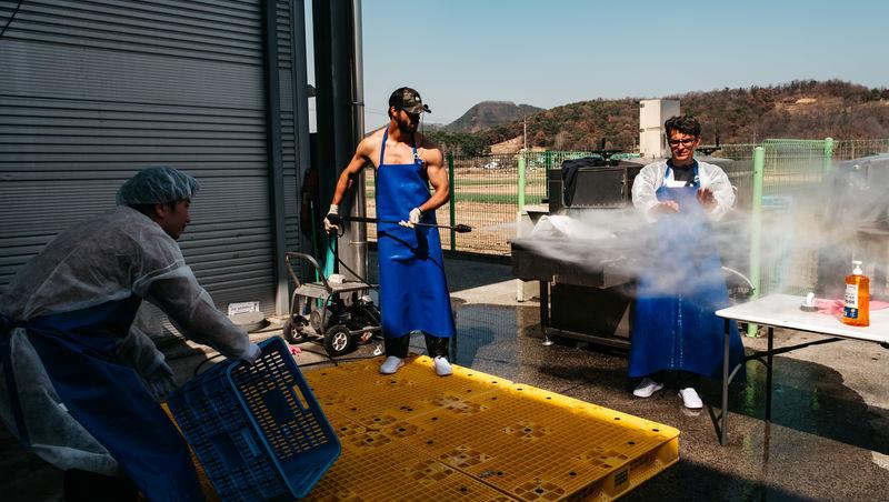 Asia Express sezonul 8, 4 noiembrie 2025. Ce veste au primit concurenții de la Irina Fodor în timp ce își căutau cazare: „Nu cred”