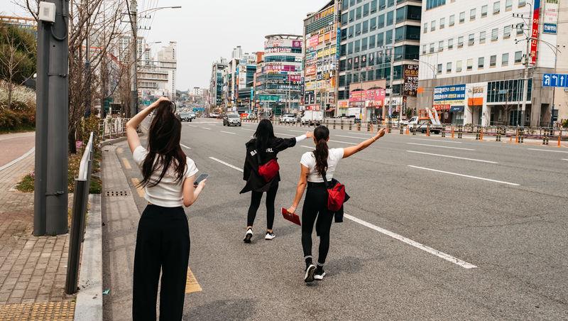 Asia Express sezonul 8, 5 noiembrie 2025. Cine a câștigat biletul de aur de pe Drumul Eroilor. Moment emoționant pentru echipe