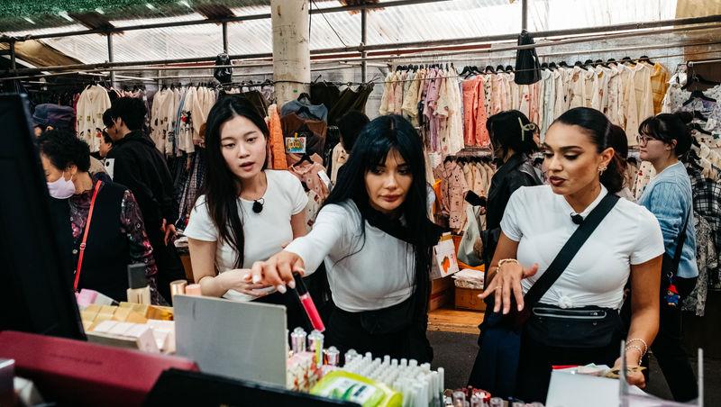 Asia Express sezonul 8, 5 noiembrie 2025. Concurenții au dansat pe străzile din Coreea de Sud. Cine a făcut un show de zile mari