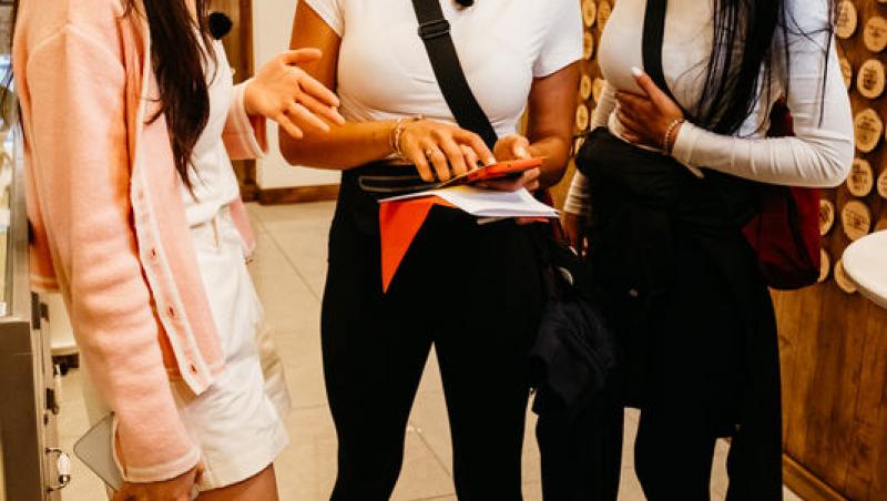 Asia Express sezonul 8, 5 noiembrie 2025. Concurenții au dansat pe străzile din Coreea de Sud. Cine a făcut un show de zile mari