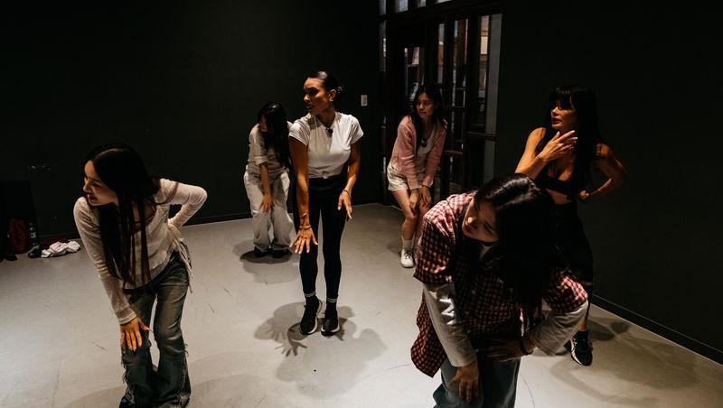 Asia Express sezonul 8, 5 noiembrie 2025. Concurenții au dansat pe străzile din Coreea de Sud. Cine a făcut un show de zile mari