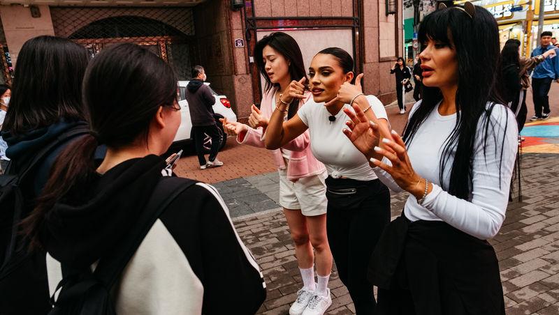 Asia Express sezonul 8, 5 noiembrie 2025. Concurenții au dansat pe străzile din Coreea de Sud. Cine a făcut un show de zile mari