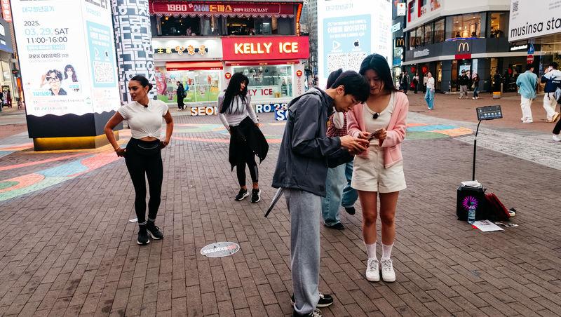 Asia Express sezonul 8, 5 noiembrie 2025. Concurenții au dansat pe străzile din Coreea de Sud. Cine a făcut un show de zile mari