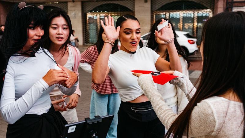 Asia Express sezonul 8, 5 noiembrie 2025. Concurenții au dansat pe străzile din Coreea de Sud. Cine a făcut un show de zile mari