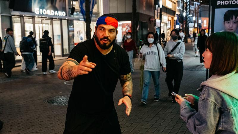 Asia Express sezonul 8, 5 noiembrie 2025. Concurenții au dansat pe străzile din Coreea de Sud. Cine a făcut un show de zile mari