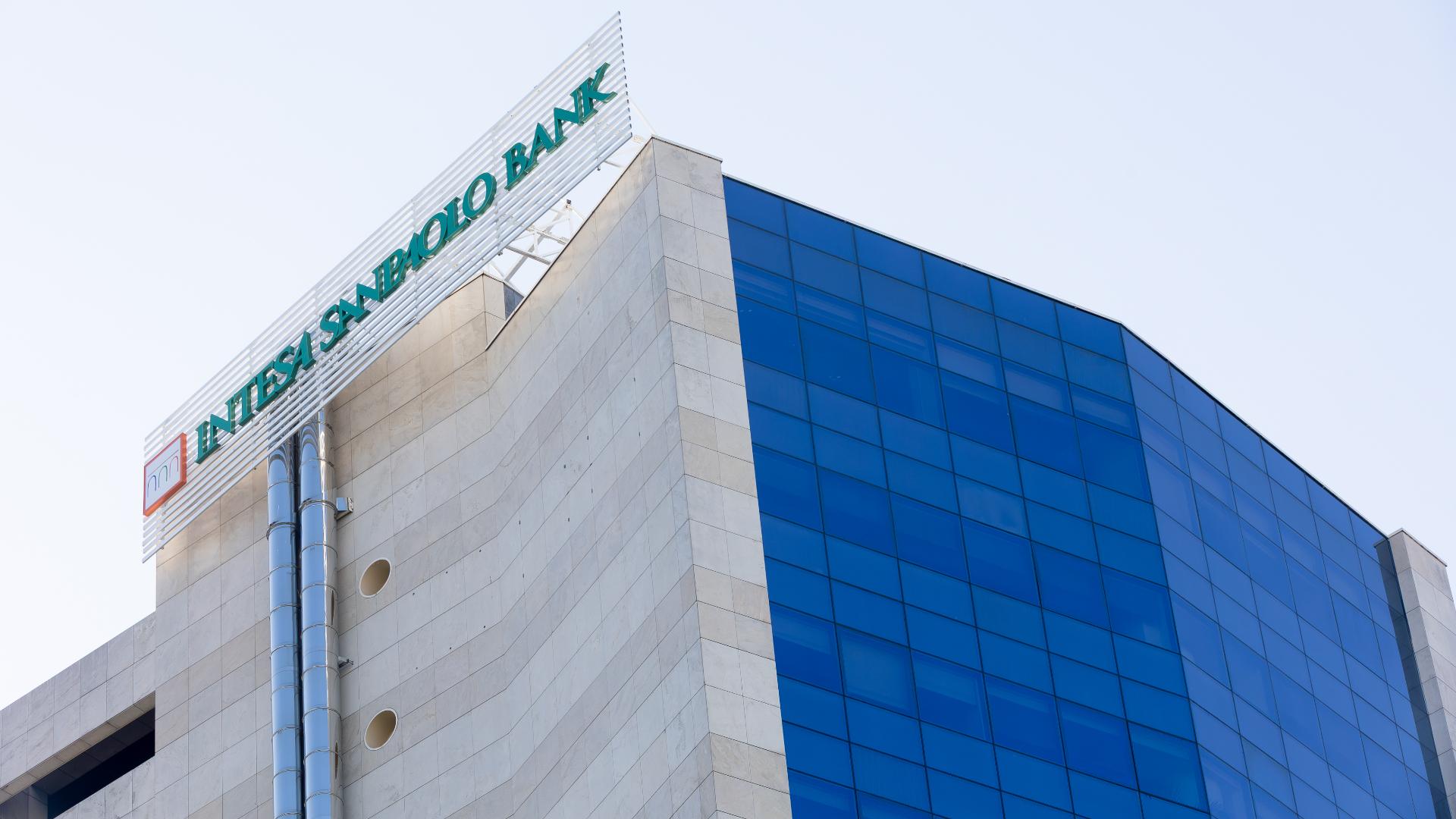 (P) Recomandări pentru clienții First Bank după integrarea în Intesa Sanpaolo Bank Romania: ghid de activare a serviciilor