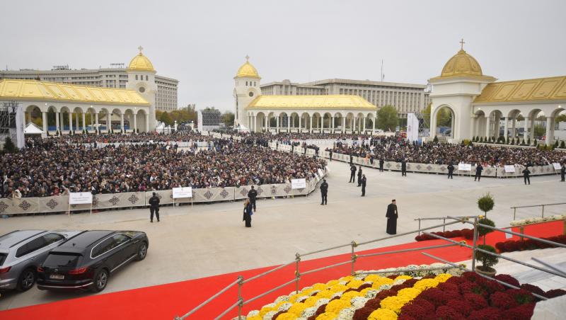 Adevăratul motiv pentru care Gabriela Firea nu a mers la sfințirea Catedralei Neamului. Ce fonduri a propus în mandatul său