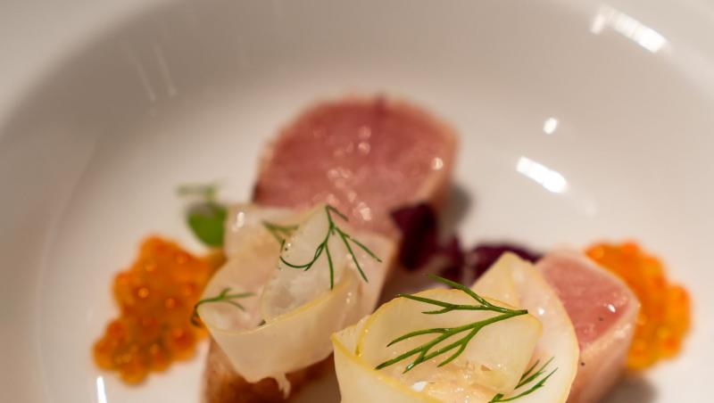 Chef Richard Abou Zaki a deschis pop-up-ul Retroscena cu o seară memorabilă. Ce surpriză a pregătit. Imagini spectaculoase