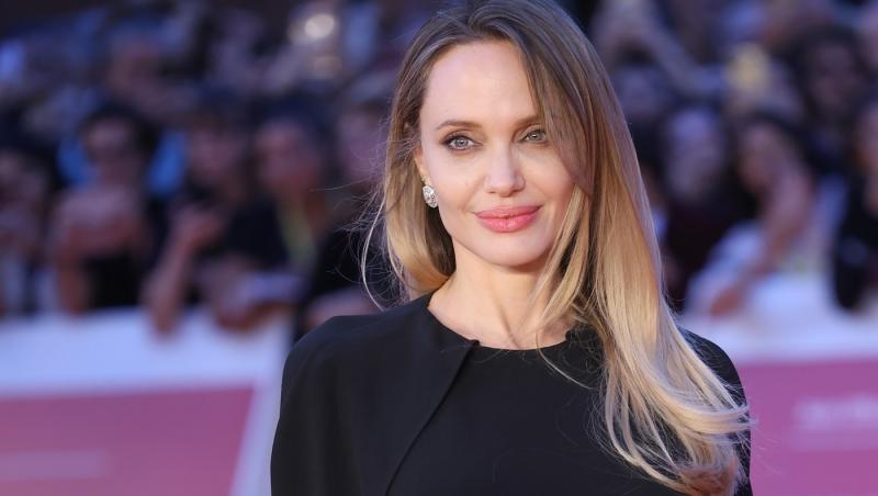 Angelina Jolie a rămas fără șofer în timpul unei vizite la un spital de copii din Sudul Ucrainei. De ce a fost luat de armată