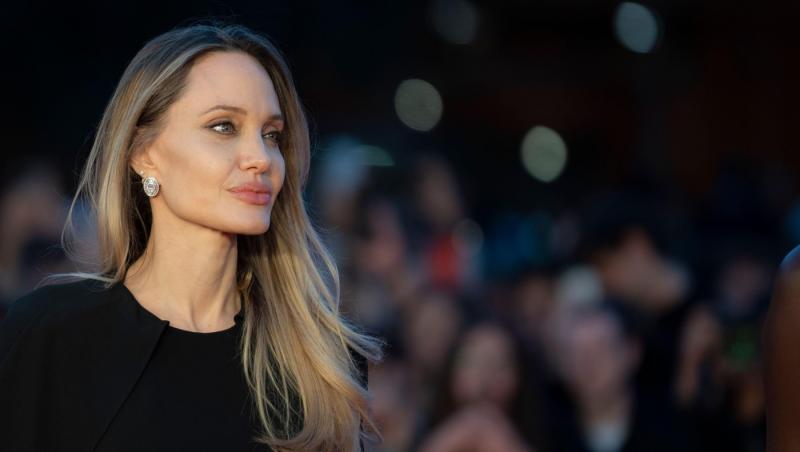 Angelina Jolie a rămas fără șofer în timpul unei vizite la un spital de copii din Sudul Ucrainei. De ce a fost luat de armată