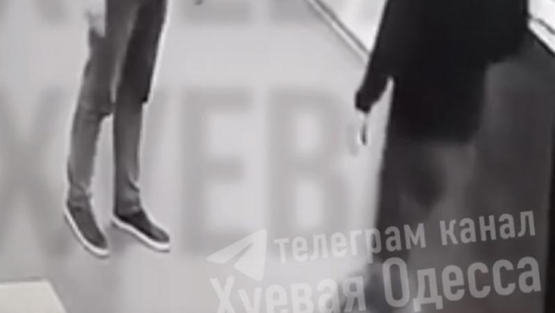 Angelina Jolie a rămas fără șofer în timpul unei vizite la un spital de copii din Sudul Ucrainei. De ce a fost luat de armată