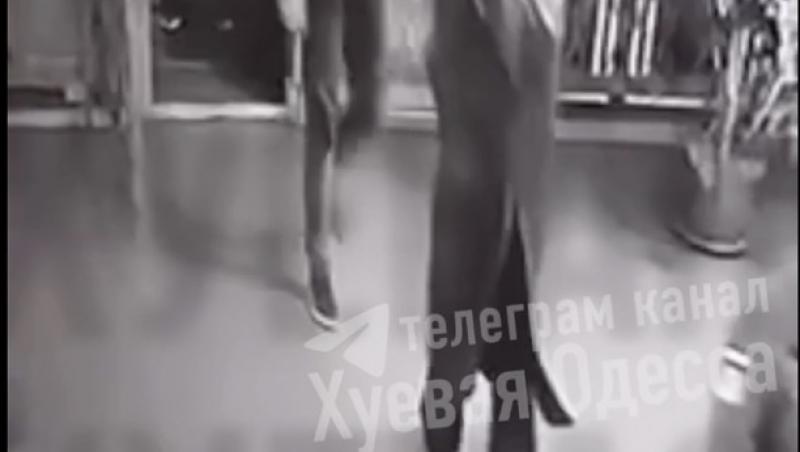 Angelina Jolie a rămas fără șofer în timpul unei vizite la un spital de copii din Sudul Ucrainei. De ce a fost luat de armată