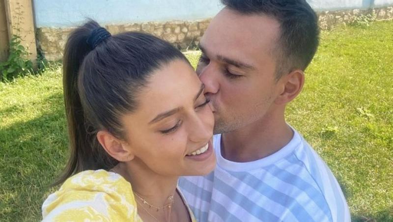 Oana Moșneagu, fotografia adorabilă din copilărie care a atras atenția fanilor ei. Cum arăta când a urcat prima oară pe scenă